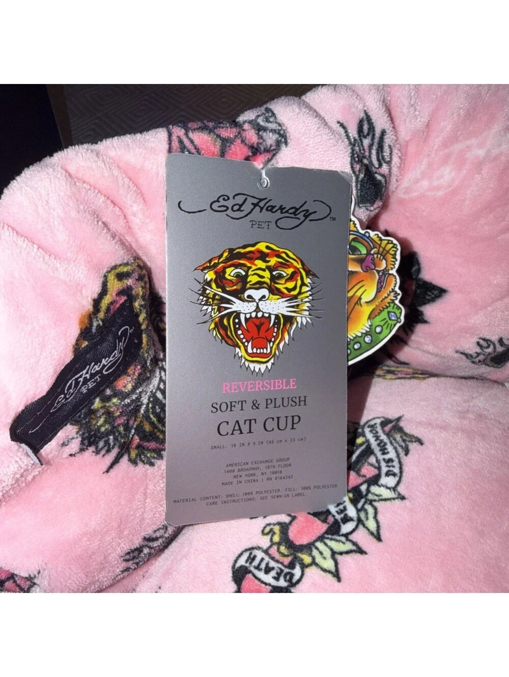 NWT Ed Hardy Pet Bed BABY Pink Skull Rose Plush Cuddler Cat cup REVERSIBLE 18x9